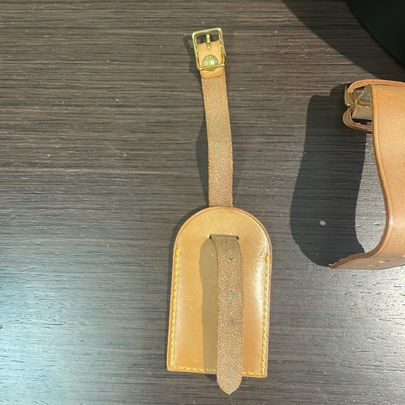 100% authentic LV luggage tag and handle strap 2 piece - Picture 15 of 15